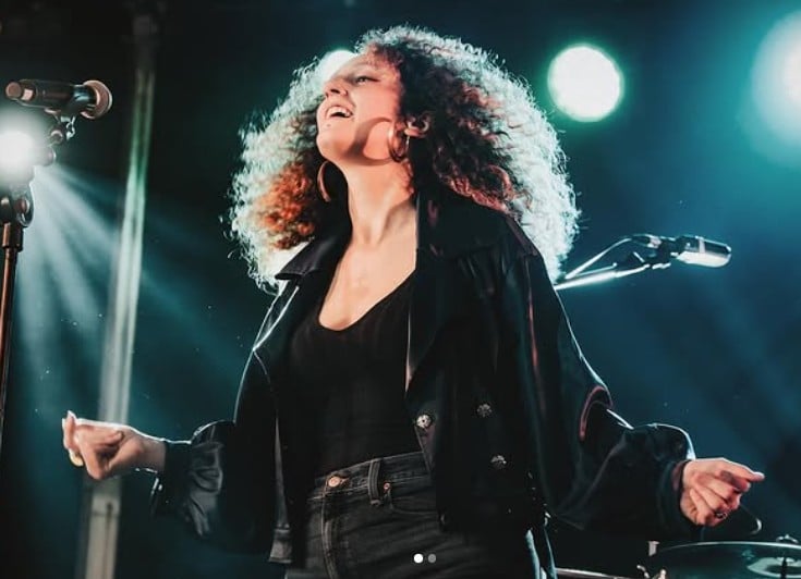 Desde muy joven trabajé en diferentes academias de música como profesora y con el tiempo fui identificando aspectos que, desde mi punto de vista, podían hacerse de manera diferente o mejor. Siempre pensaba: "Si algún día tuviera mi propia academia, haría esto de otra manera".