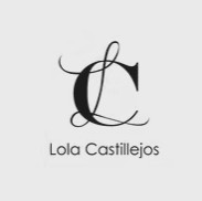 Lola ha afrontado retos como aprender a gestionar su visibilidad en un sector que desconocía, abriéndose paso en galerías, ferias de arte y redes sociales.